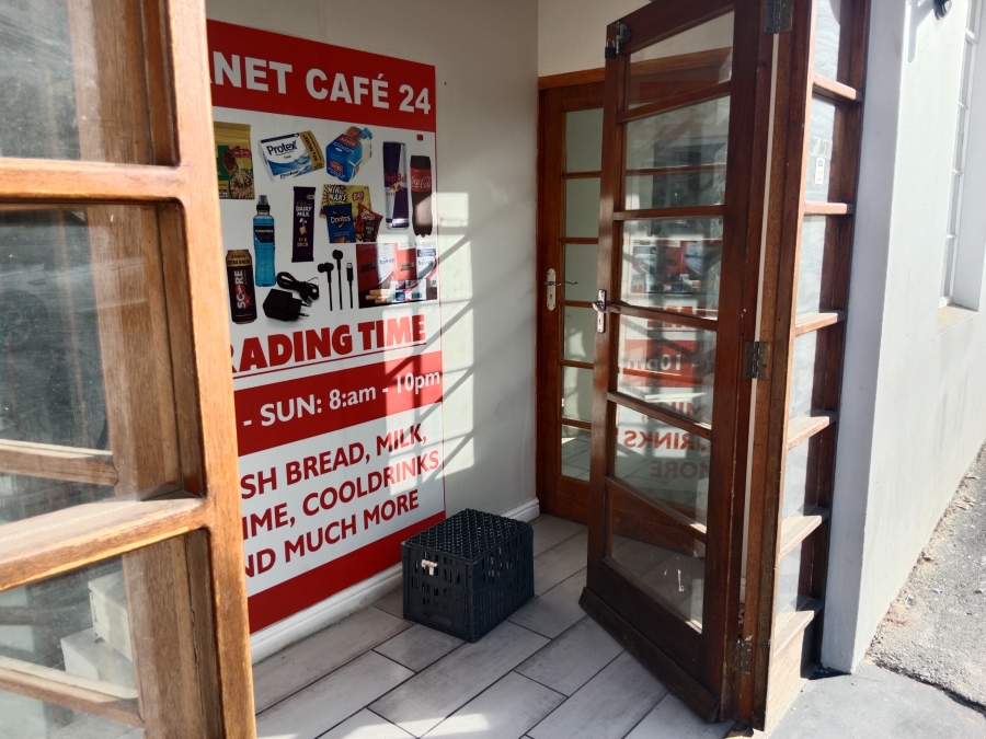 Commercial Property for Sale in Hoog En Droog Western Cape